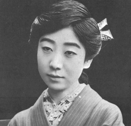 栄光の果て、六畳で孤独死 大女優・川田芳子